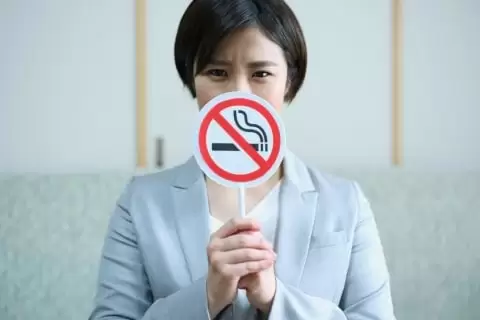 「タバコを吸ってきた人のにおいでイライラする」タバコを吸う従業員と非喫煙者の共存を目指す経営者の取り組み