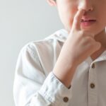 鼻をほじると認知症リスクが上昇？ オーストラリア研究者が指摘、細菌が嗅覚経路から脳に侵入する可能性