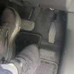 『左足ブレーキ』は必要か？AT車普及率98%の日本で注目される踏み間違い防止策【Key's note】