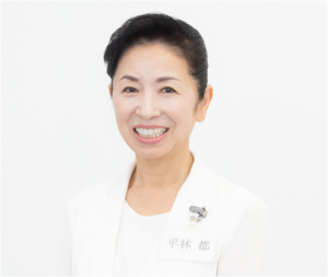 マナー講師が教える「カレーライスの正しい向き」―ネットで話題沸騰、賛否両論の理由とは？